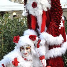 2-Le_Pere_Noel_et_les_Chuchoteuses_de_Poesie-mademoiselle_Paillette-16